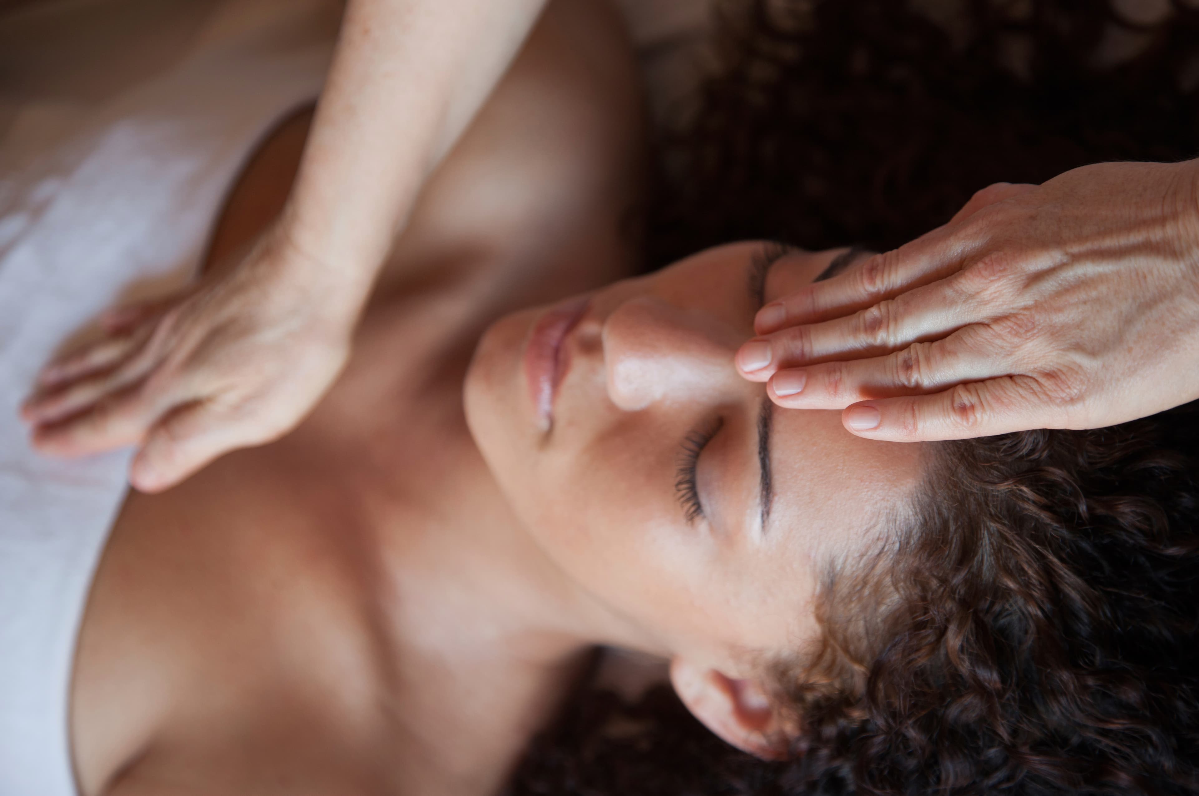 Reiki healing session